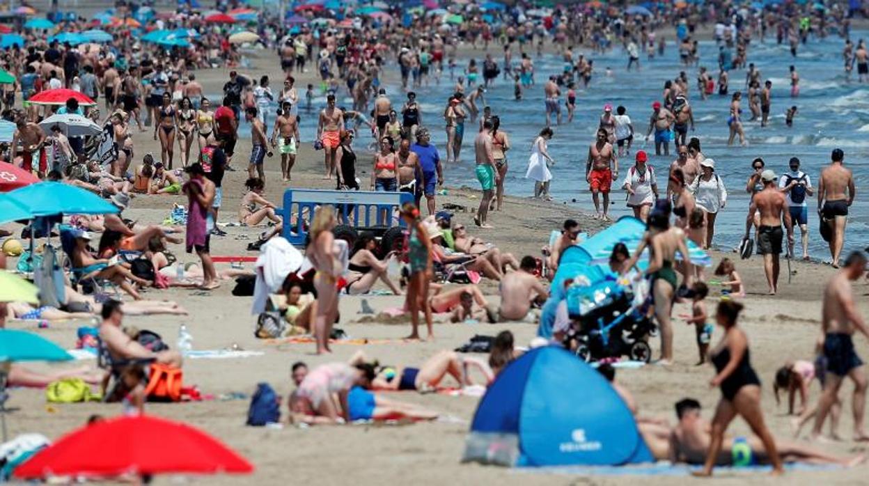 Playa de la Malvarrosa en Valencia este domingo