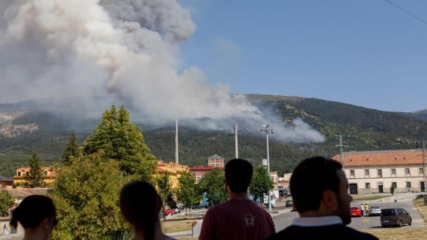 En libertad el detenido como autor del incendio forestal de La Granja a la espera de declarar hoy