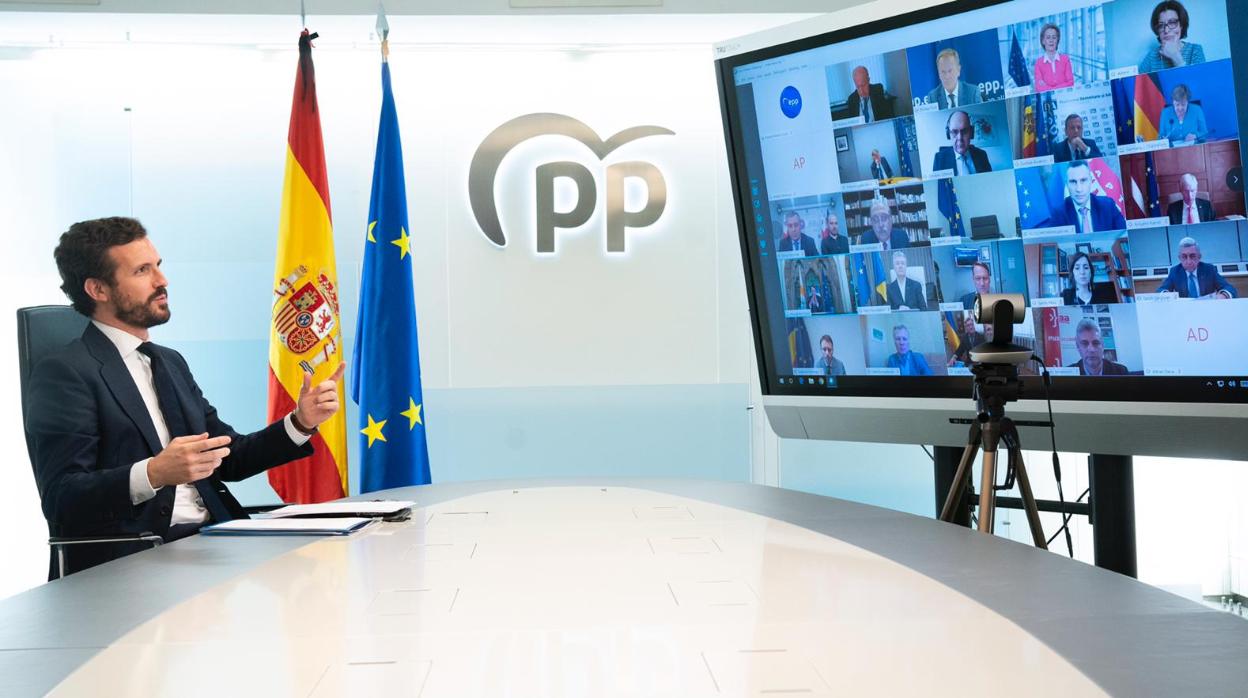 El líder del PP, con dirigentes del Partido Popular Europeo