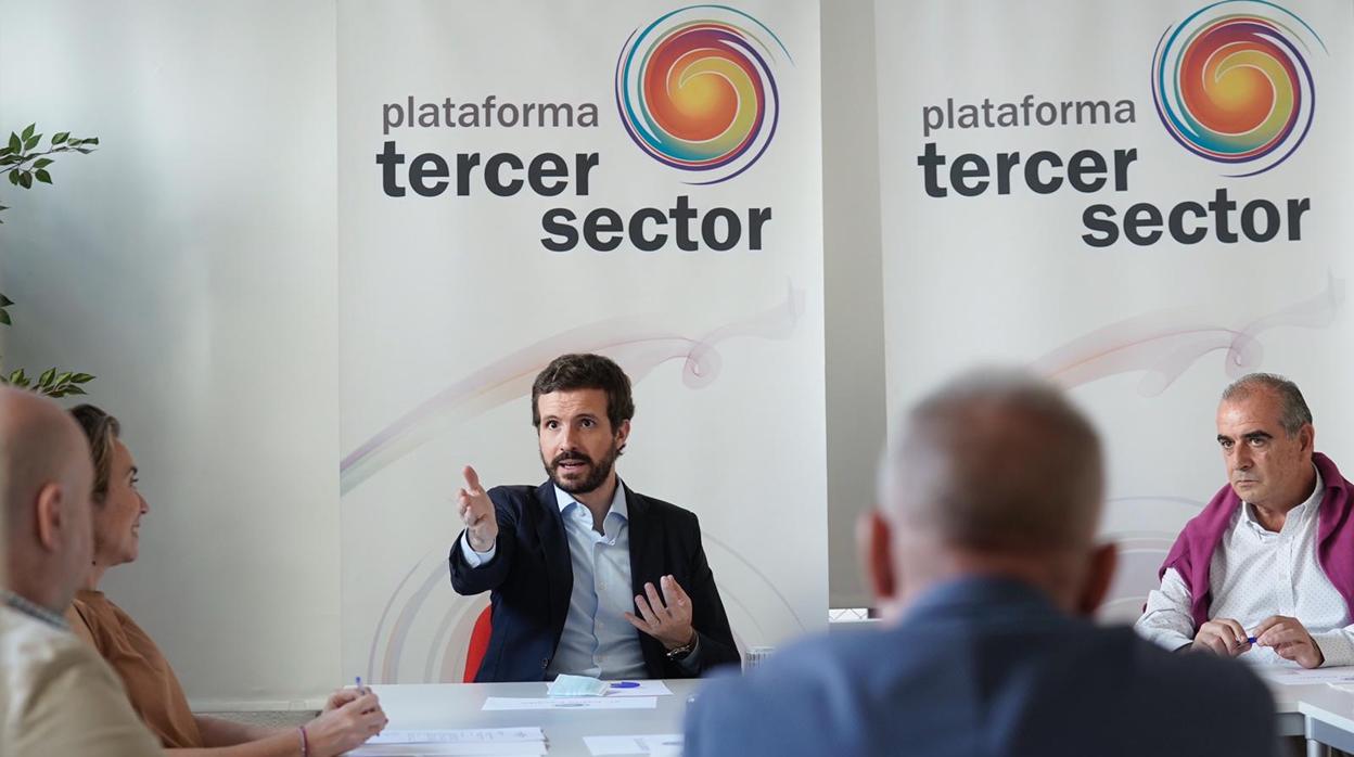 Casado acusa a Sánchez de «reducir la posibilidad» de financiar el Tercer Sector cuando más lo necesita