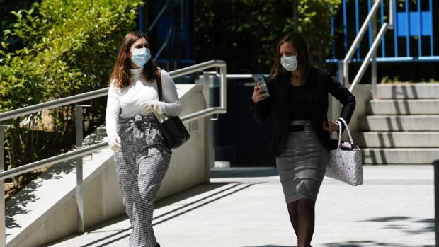 El juez descarta el «perdón tácito» de Bousselham a Pablo Iglesias y le ordena buscar otro abogado