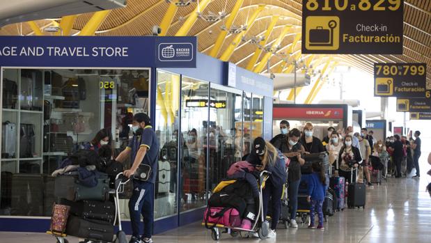 Madrid no ha recibido ni una notificación de entrada de casos de Covid por Barajas