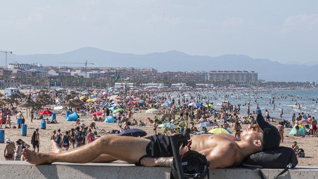 Coronavirus Valencia en directo: playas masificadas y sin distancia de seguridad pese a los rebrotes