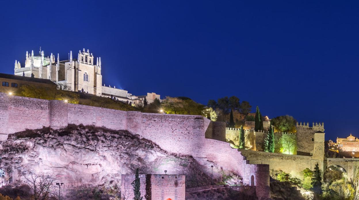 San Juan de los Reyes, a la izquierda