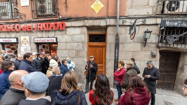 Vuelven las rutas por el Madrid de Galdós: con mascarilla, distancia social y máximo 20 personas