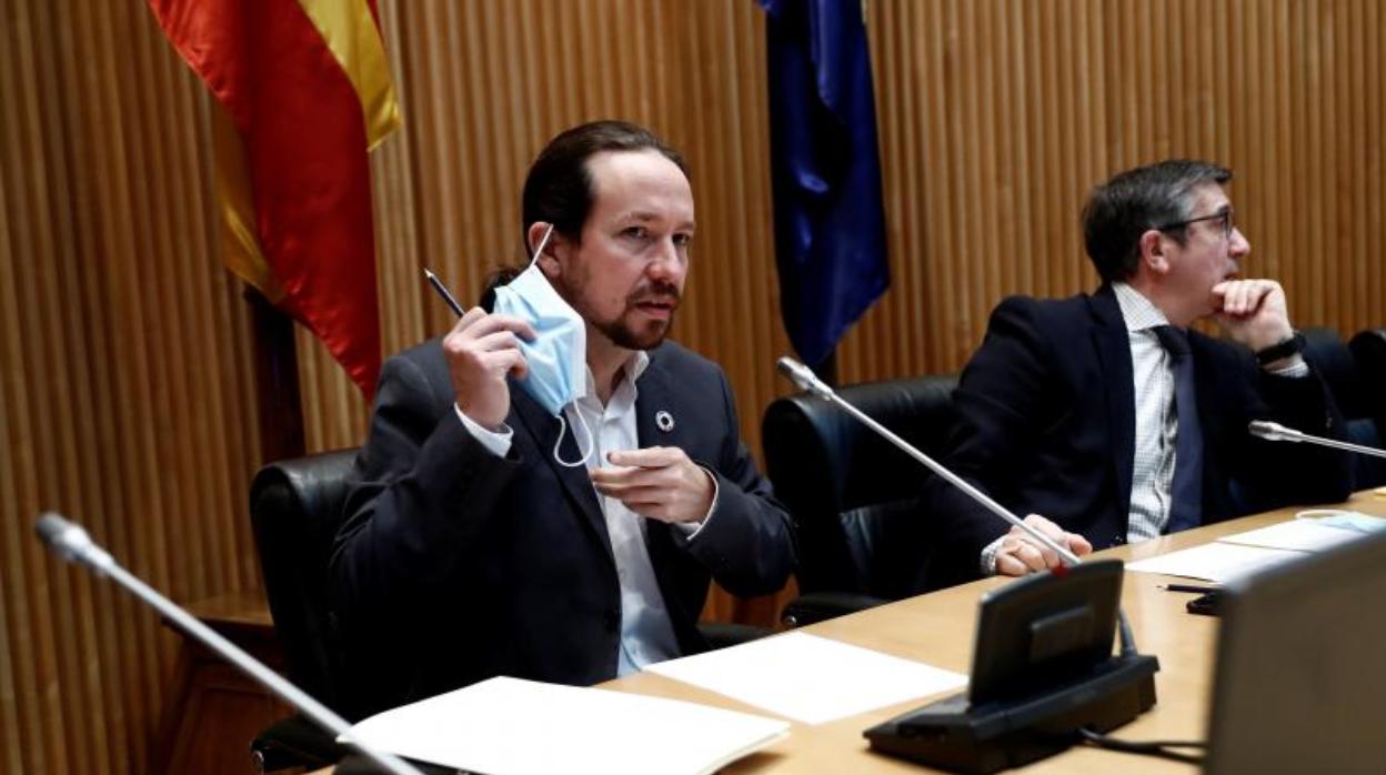 Pablo Iglesias, vicepresidente del Gobierno, y Patxi Iglesias, presidente de la Comisión de Reconstrucción, durante la comparecencia del primero