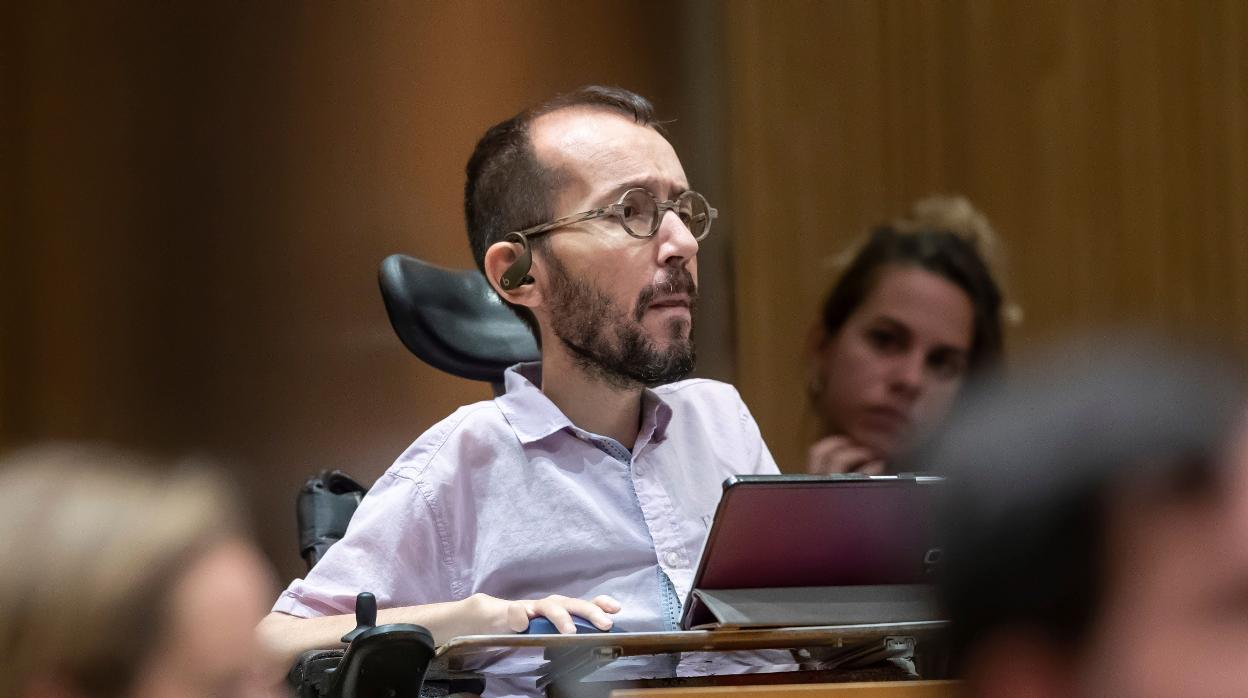 El portavoz de Podemos, Pablo Echenique, interviene en la Comisión para la Reconstrucción