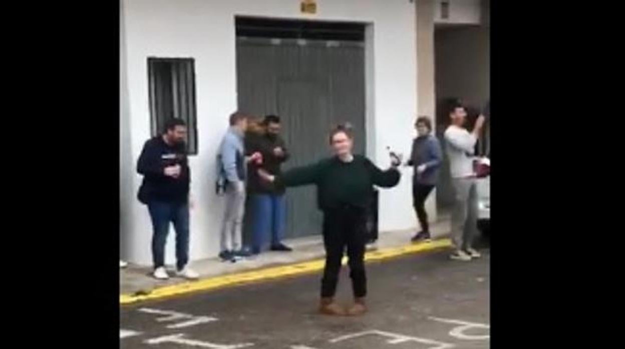 La alcaldesa bailando en pleno confinamiento