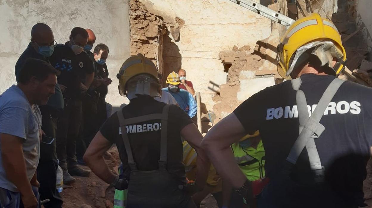 Los bomberos del parque de Valdepeñas han rescatado el cadáver del fallecido