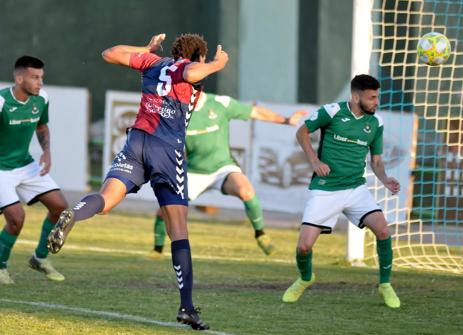 Amistoso del CD Toledo en Segovia a dos semanas del «play off»