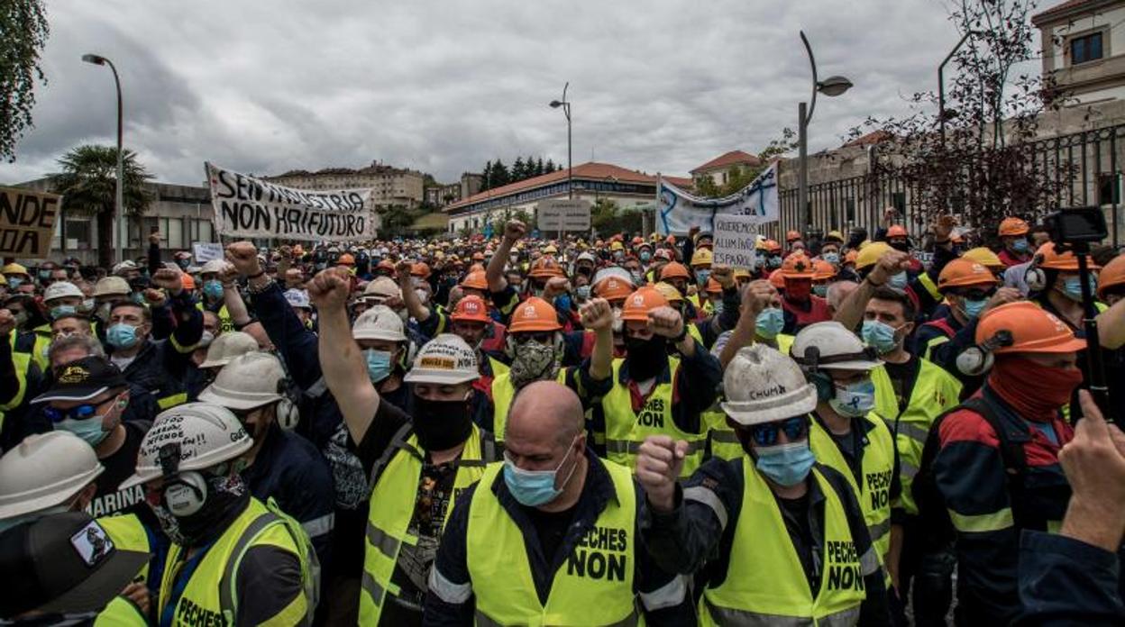 Protesta de los trabajadores de Alcoa la semana pasada ante la Xunta de Galicia