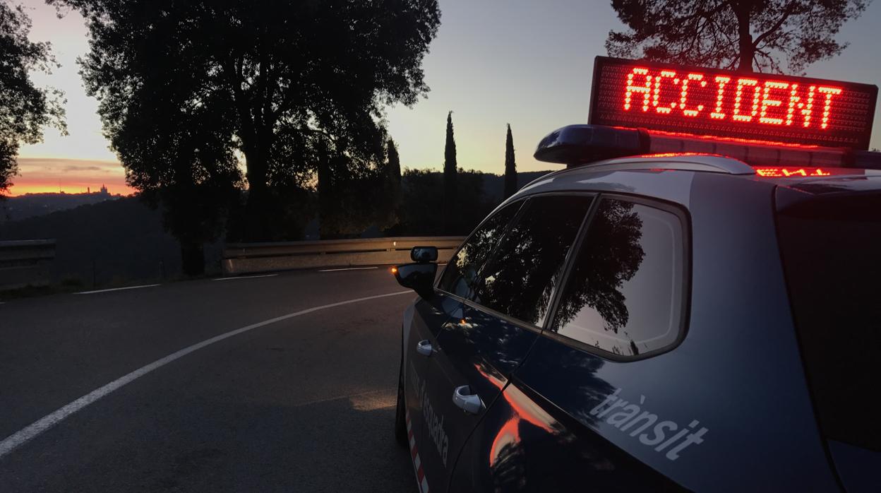 Un coche de servicio catalán de tráfico