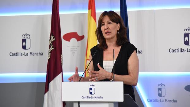 Castilla-La Mancha informó «bien y periódicamente» de los fallecidos en residencias, pese al «estrés terrible»