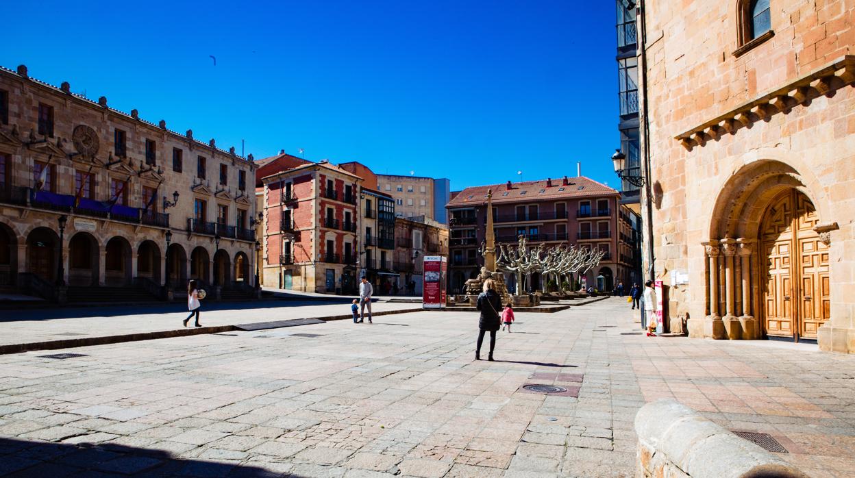 Sanidad detecta un brote de coronavirus en Soria con tres menores afectados