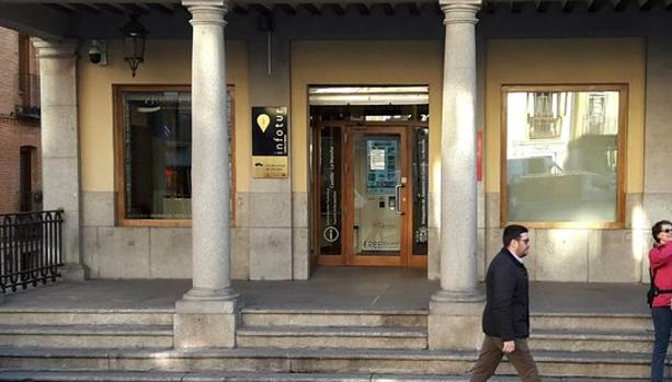 El Gobierno cierra en Toledo la oficina de turismo de la región que más visitas recibe