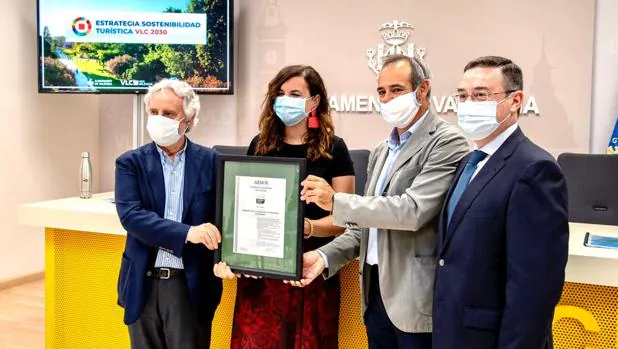 Valencia, primera ciudad del mundo que verifica y certifica la huella de carbono de su actividad turística
