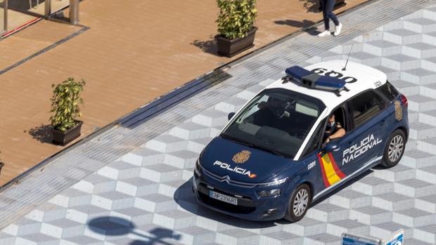 Detenido en Valencia tras agredir a una camarera que le pidió que usara la mascarilla dentro del local