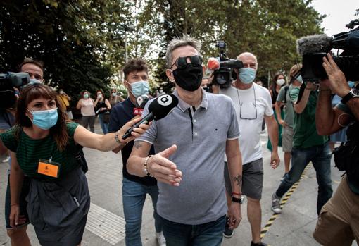 Roberto Martins, uno de los hermanos de Antonio Anglés, a su llegada a la Ciudad de la Justicia