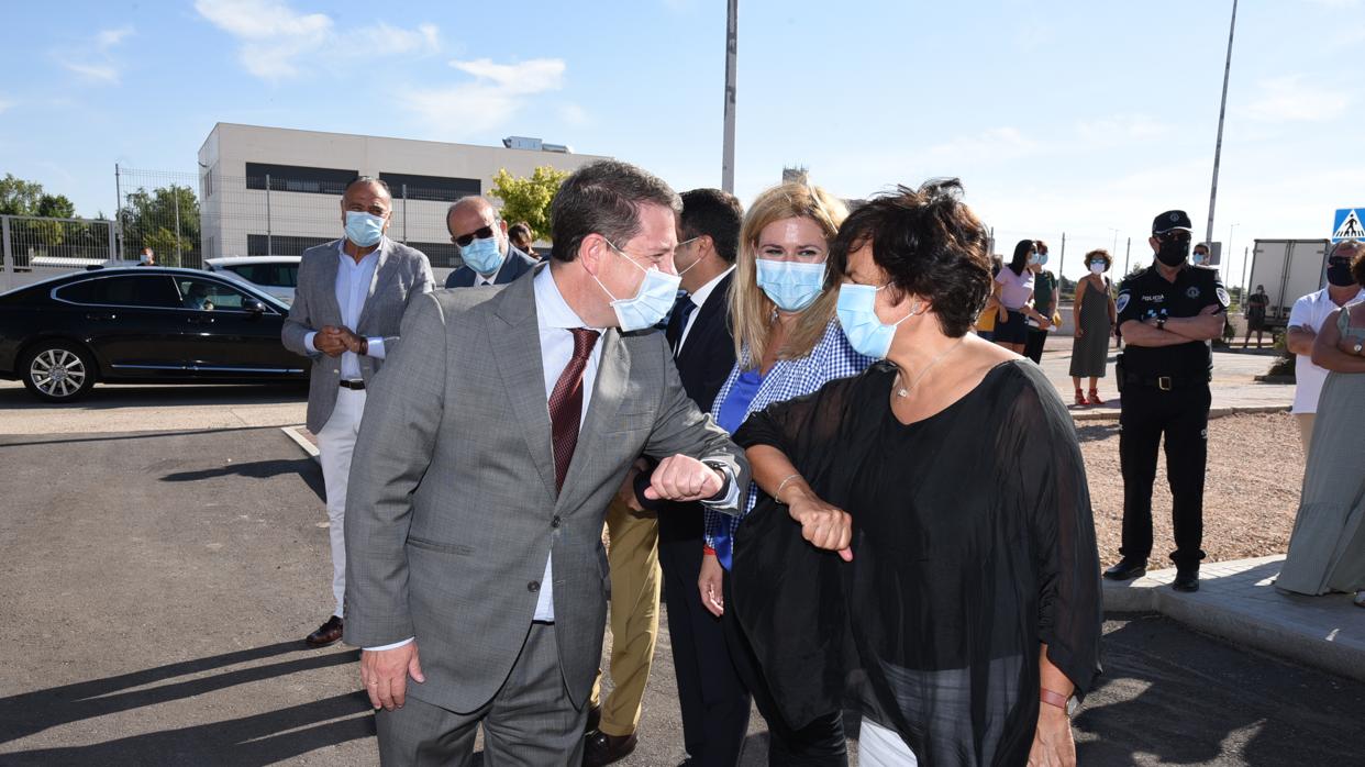 El presidente García-Page, durante su visita a la localidad conquense de Tarancón