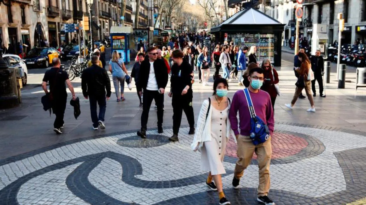 Barcelona retirará 597 licencias de pisos turísticos por irregularidades