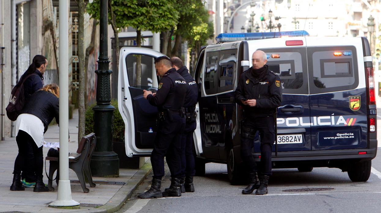 Imagen de un dispositivo policial en la ciudad de Vigo, lugar a donde se trasladó la acusada