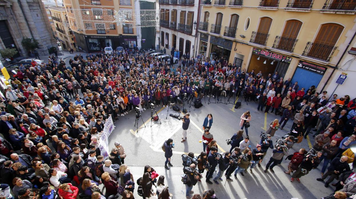 Imagen de una protesta en Callosa contra la «manada de Alicante»