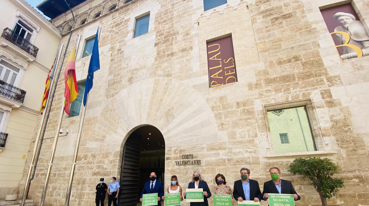 Imagen de los diputados de Vox tomada este jueves en Valencia