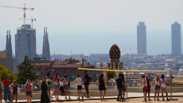 Los rebrotes y la picaresca abocan Barcelona a otro confinamiento