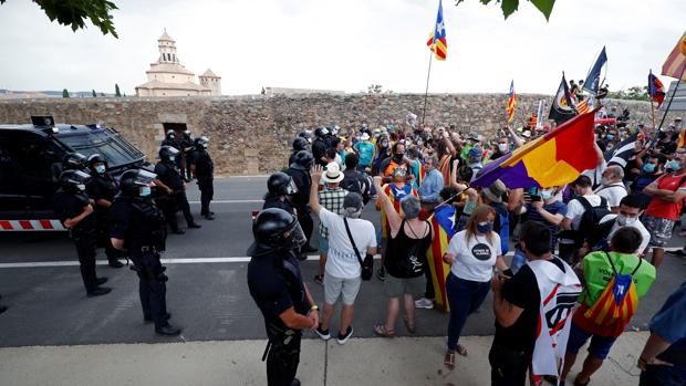 Un detenido en las protestas independentistas contra el Rey en los alrededores de Poblet