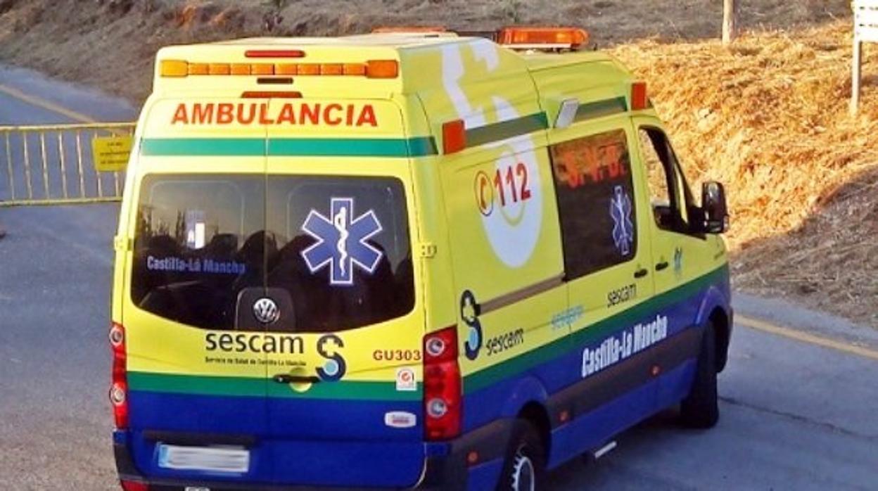 Tres de los cuatro jóvenes accidentados fueron trasladados en ambulancia