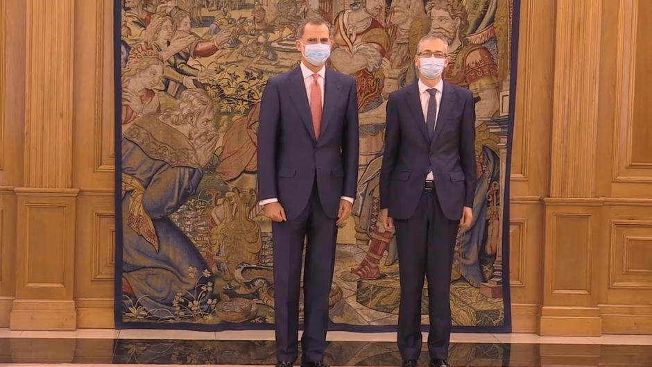 Felipe VI trata con el gobernador del Banco de España el impacto de la crisis del coronavirus