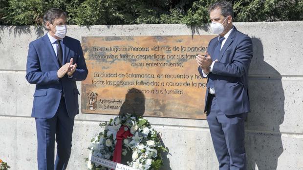 Salamanca rinde un emotivo homenaje para recordar a los fallecidos en la pandemia y a sus familias