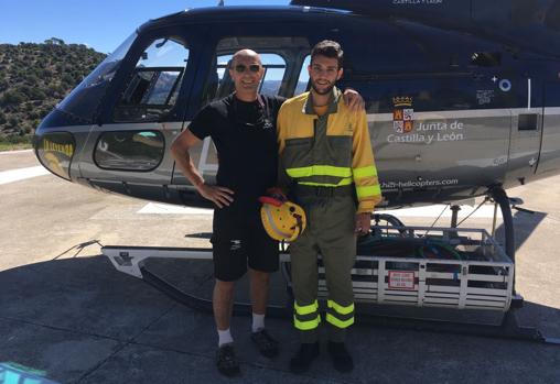 Tito y su hijo Álex, bombero forestal