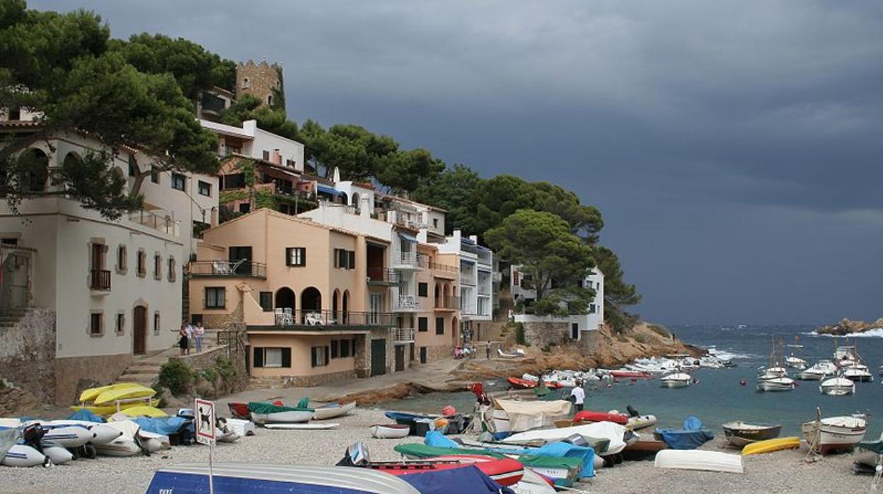 Imagen de la cala Sa Tuna, en Begur (Gerona)