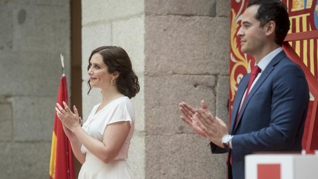 Madrid mantiene la cartilla Covid a pesar de las críticas: «No es ningún pasaporte de inmunidad»