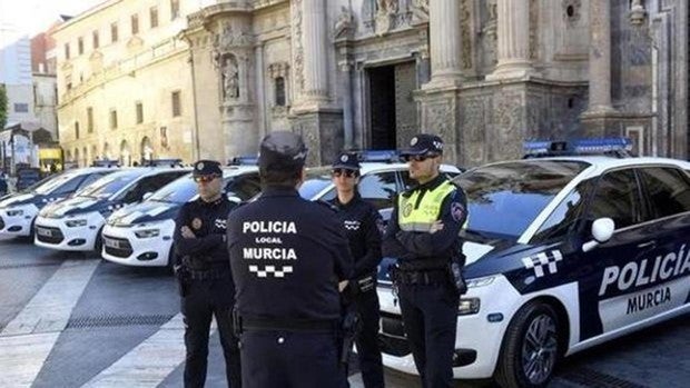 Prohíben a una mujer acercarse a su marido, al que pinchó con un cuchillo y denunció por abuso a las hijas