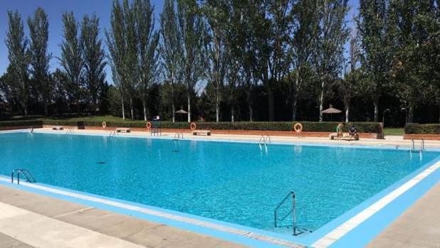 Salvan a un niño que fue succionado por la depuradora de una piscina en Madrid