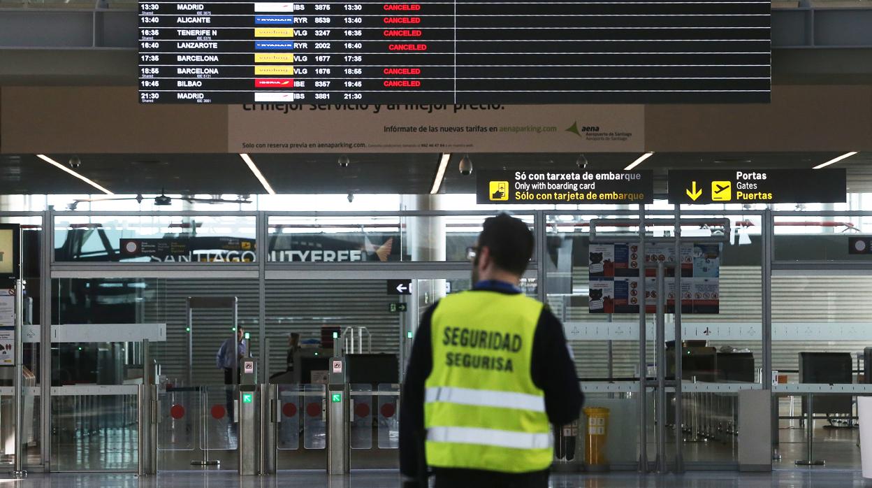 Aeropuerto de Lavacolla, en Santiago, durante el estado de alarma