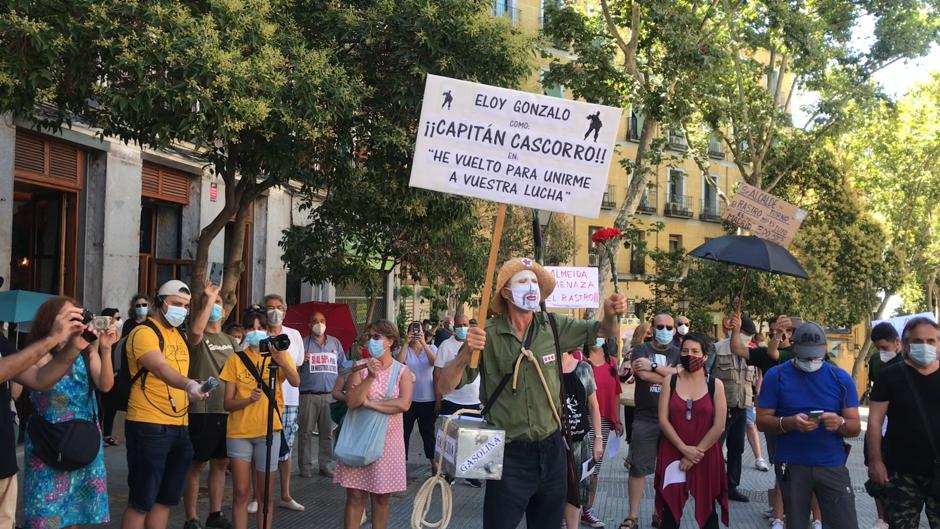 Los comerciantes del Rastro reclaman una mesa de trabajo con el Ayuntamiento y acusan a Almeida de «mentir descaradamente»