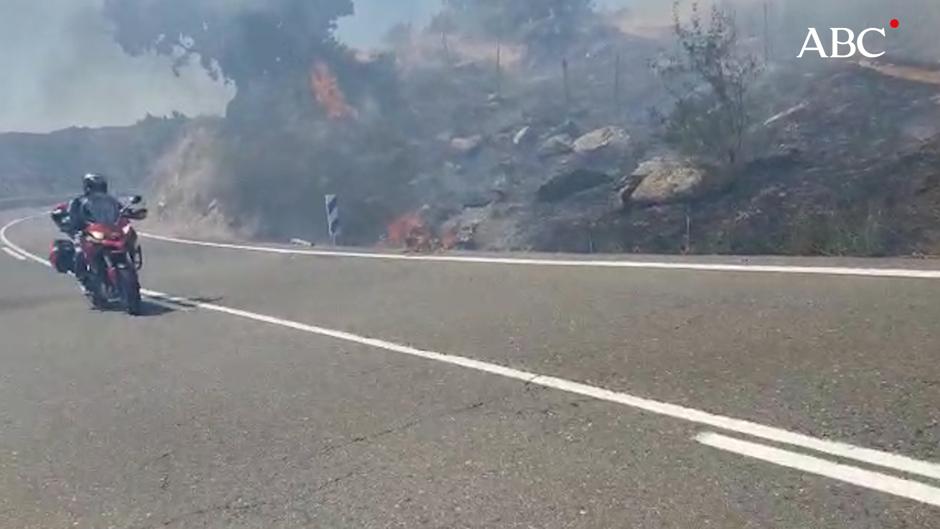 Las imágenes tras el accidente de moto que originó el fuego en Robledo de Chavela