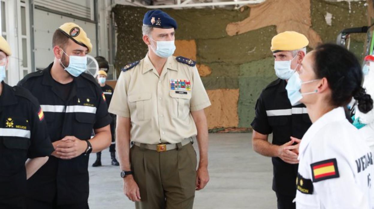 Visita de trabajo del Rey a la Unidad Militar de Emergencias