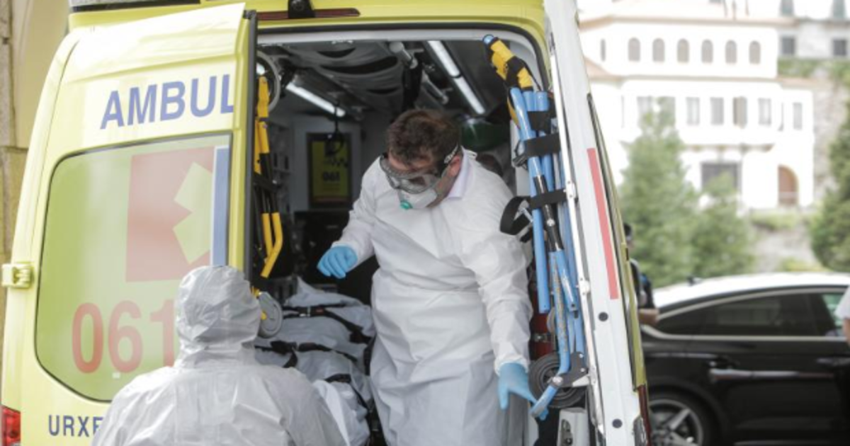 Imagen de archivo de un jugador del Fuenlabrada trasladado al hospital