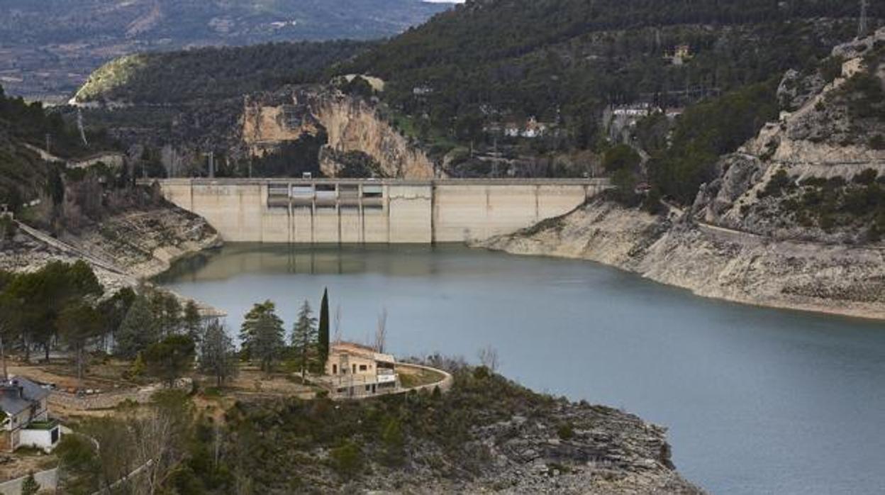 Embalse de Entrepeñas, de donde la localidad de Huete (Cuenca) pide agua para su abastecimiento