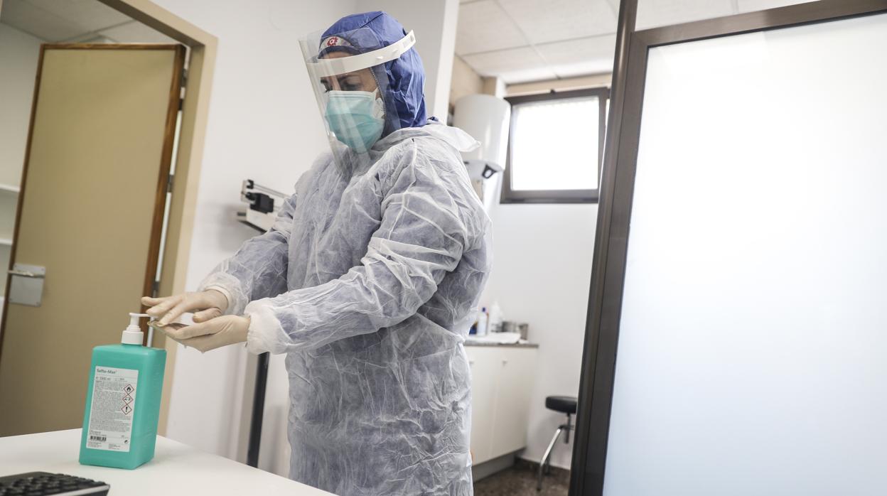 Imagen de archivo de personal sanitario en un hospital valenciano