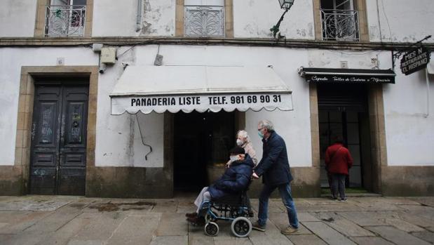 Los casos activos de Covid suben en más de 100 en Galicia, el 70% en La Coruña, y se acercan ya al millar