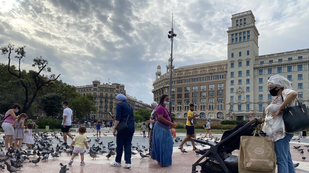 La plaza Cataluña, en el atípico verano barcelonés