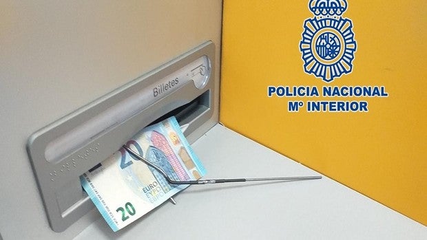 Seis detenidos por estafar más de 200.000 euros con el nuevo método de manipulación de cajeros en Madrid