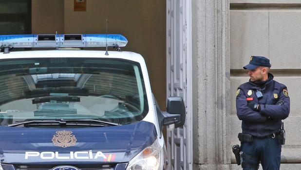 Detenido un joven tras atracar a tres personas y agredir a un policía