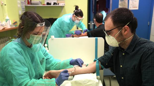 Cazan al recepcionista de un centro de salud de Lugo que «nunca usaba la mascarilla»