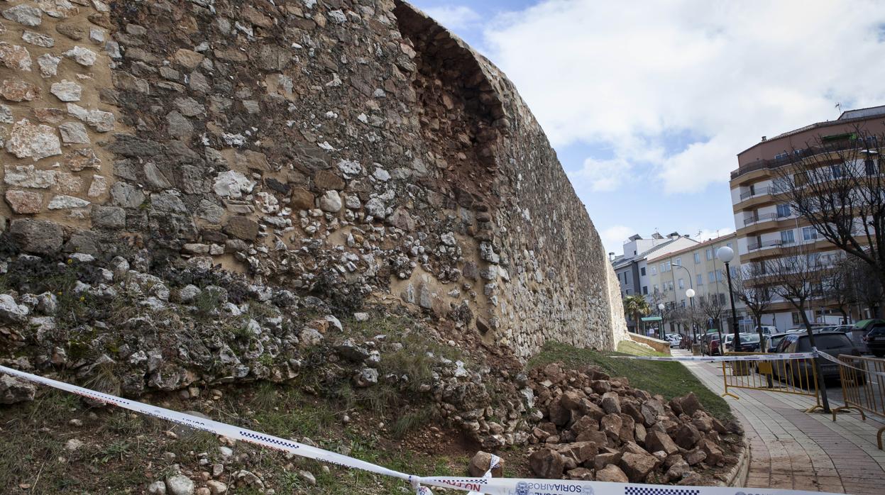 Desprendimiento en la muralla de Soria en 2014